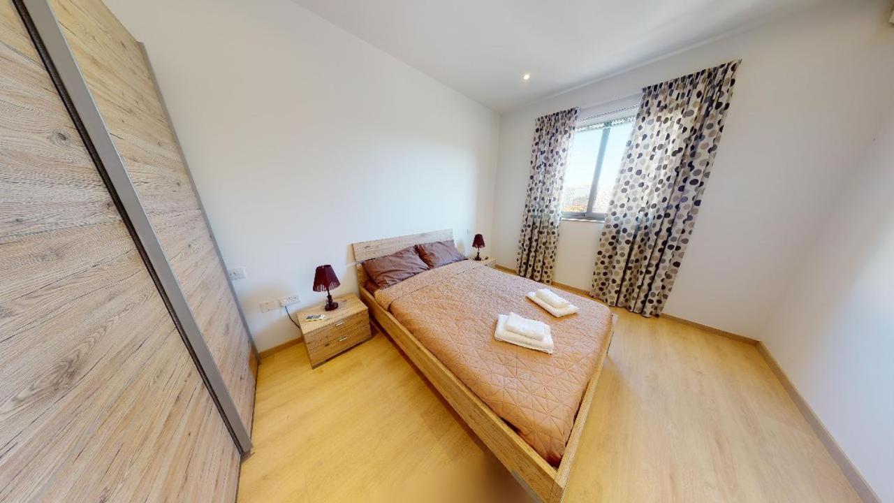 Spacious 2 Bedroom Apartment In סליאמה מראה חיצוני תמונה